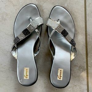 Stylish Silver beaded Flat Slip on for women